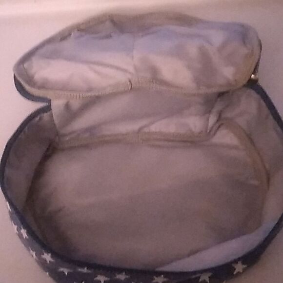 FYY Travel Bag  - Picture 5 of 7